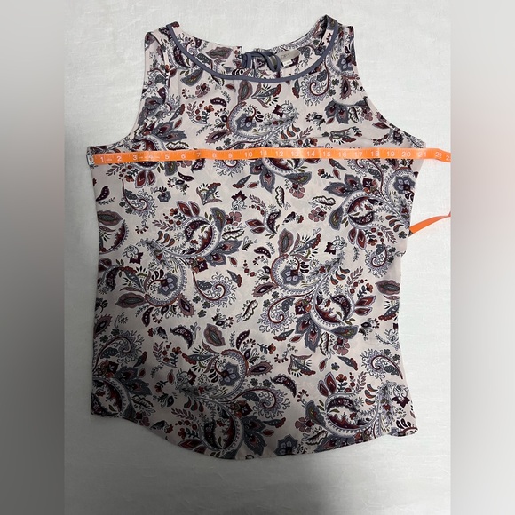 Paisley Print Sleeveless Top - Picture 4 of 5